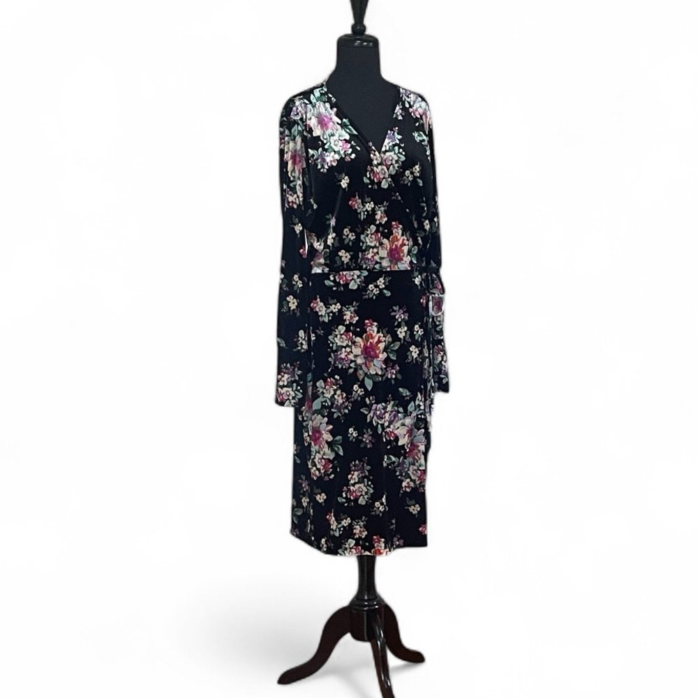 Zara Trafaluc Black Floral Velvet Wrap Dress Sz L Long Sleeves Midi Length - Picture 5 of 16